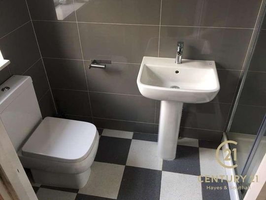 High Street, Harlington, UB3 - Photo 1