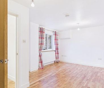 2 bedroom semi-detached house to rent - Photo 4