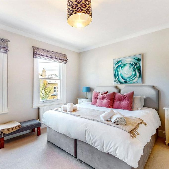 4 bedroom terraced house to rent - Photo 1