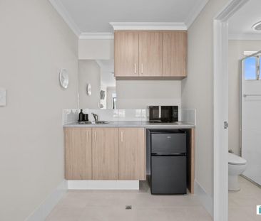 🏡 Modern Co-Living Home near coast in Madora Bay - Private Room 🧳 M... - Photo 2