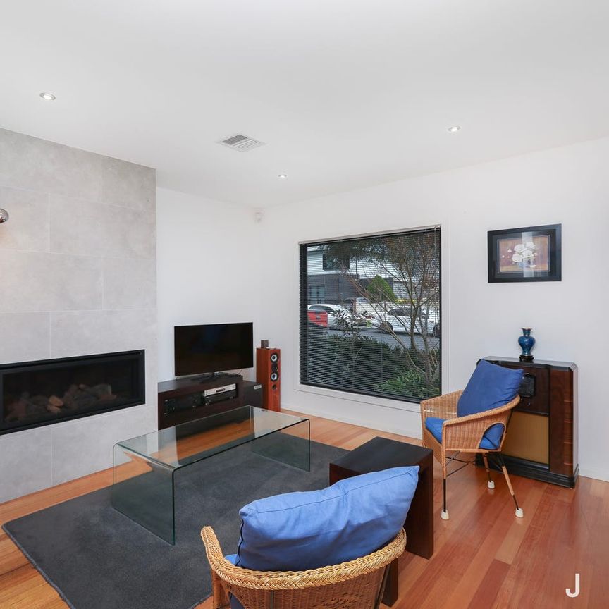 Stylish Family Living in a Prime Spotswood Location - Photo 1