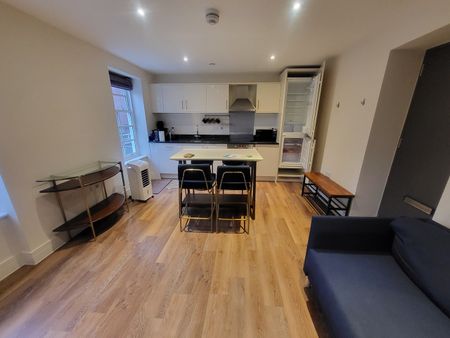 1 Bed Flat, Ravenscourt Gardens, W6 - Photo 2