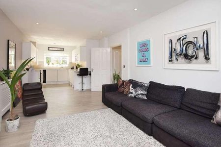 Royal Court, Wd, Bushey, WD23 - Photo 4