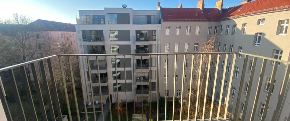 Moderne 1,5-Zimmer-Wohnung mit Balkon & Aufzug in Berlin-Treptow - Photo 1
