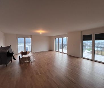 Grand appartement de 4,5 pièces dans un quartier récent - Photo 5