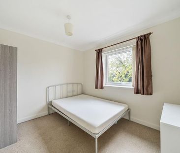 3 bedroom flat to rent - Photo 2