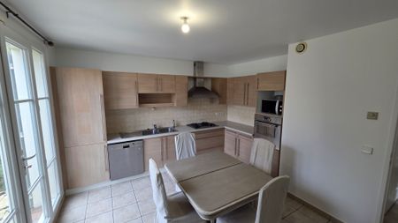 Location Maison 6 pièces 167m² MAGNY LE HONGRE 77700 - Photo 4