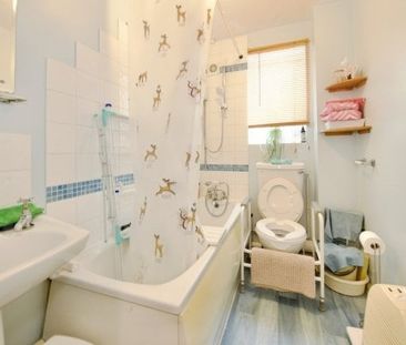 Well court, Regarth Avenue, RM1 1AL, Property for rent - Photo 5