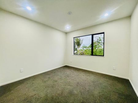 MANUREWA, 3 BEDROOMS - Photo 3
