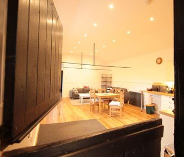 2 bedroom barn conversion to rent - Photo 3