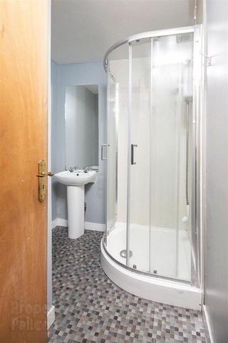 Room 4, 96 Cromwell Road, Belfast, JY - Photo 5