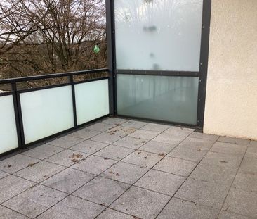 Schöne 3-Zimmer-Wohnung mit großem Balkon! - Foto 4