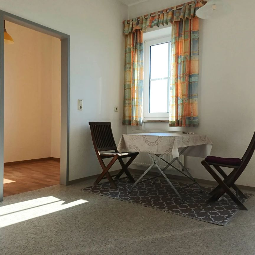 Bestlage - Wohnen am Ring, sonnige 2 ZI mit Balkon und schönen Ausblick, Parkplatz - Photo 1