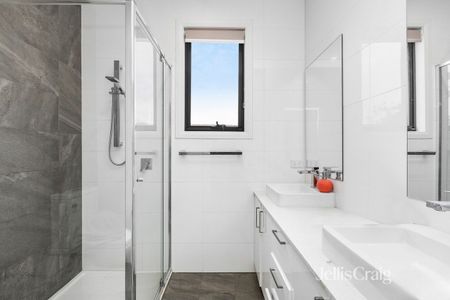 3/21 Mahon Avenue, Altona North VIC 3025 - House For Rent | Domain - Photo 2