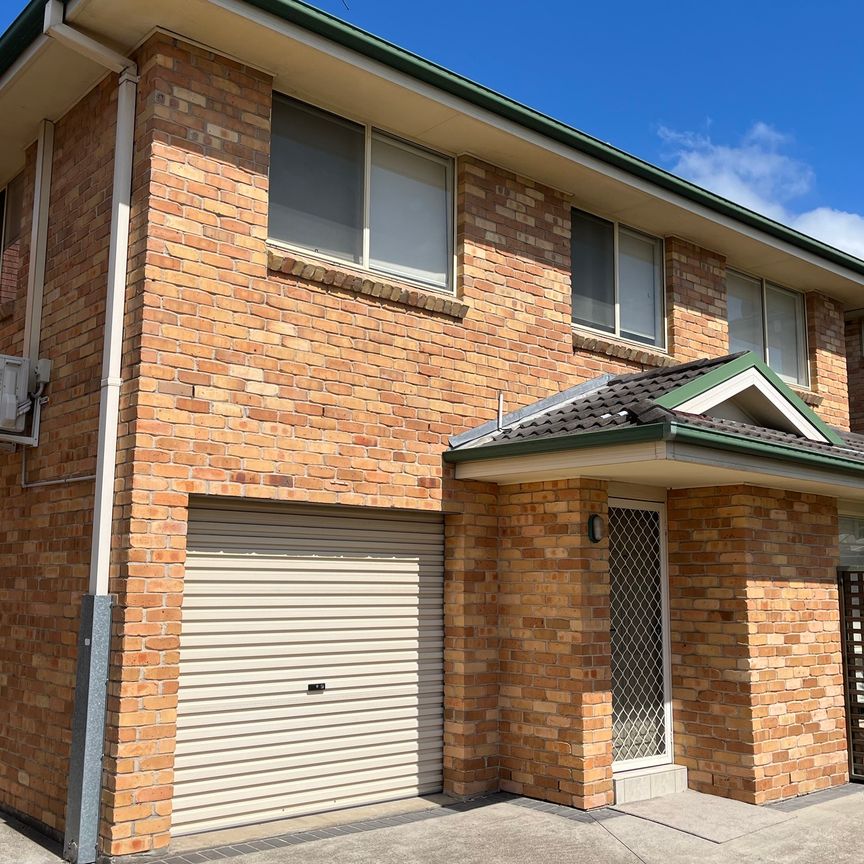 2/13 Myra Street, East Maitland NSW 2323 - Photo 1