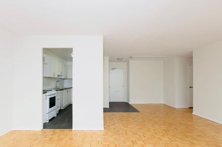 For Lease - 6200 Bathurst Street Unit# 1007, Toronto, Ontario - Photo 2