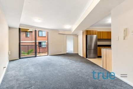 MODERN, SPACIOUS AND IN A PRIME POSITION - Photo 3