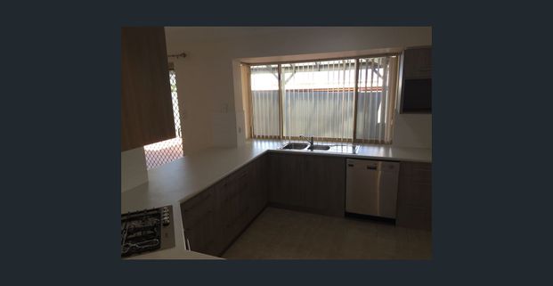 Family home - Photo 1