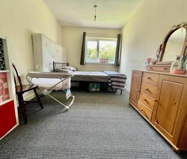 Greenland Crescent, Fairwater, CARDIFF - Photo 2