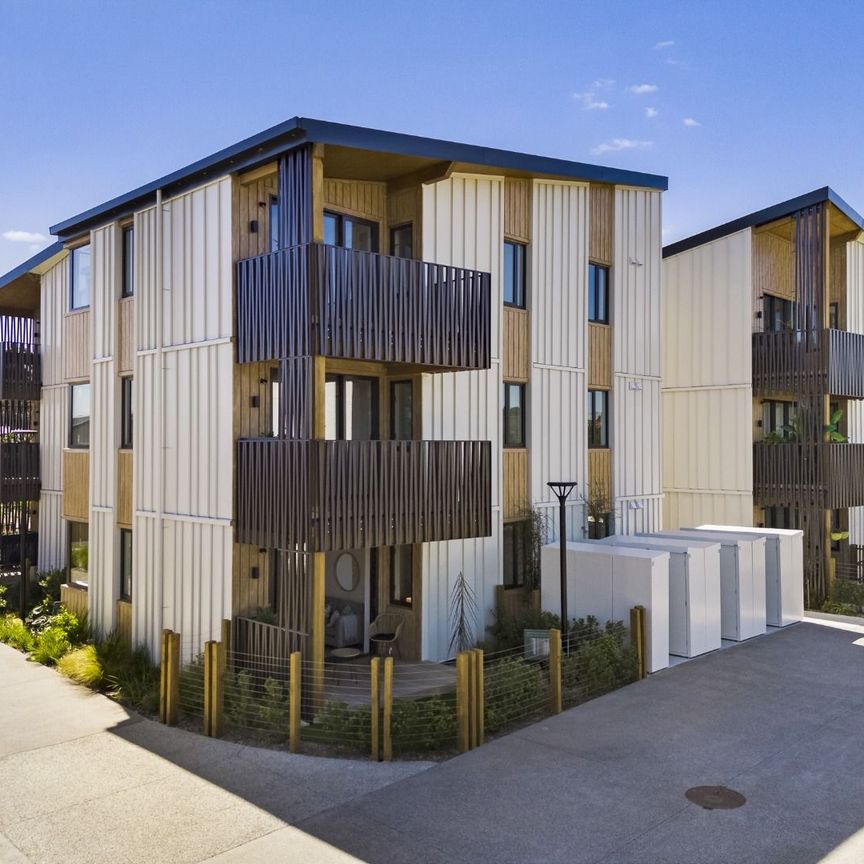 Brand New in Mount Albert! - Photo 1