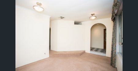 THE PERFECT SPOT FOR THIS BEAUTIFUL CLASSIC FAMILY HOME. COOL, COSY, AND STYLISH - NO BEIGE BOX HERE ! - Photo 3