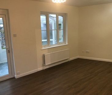 Rochford, Essex, SS4 - Photo 2