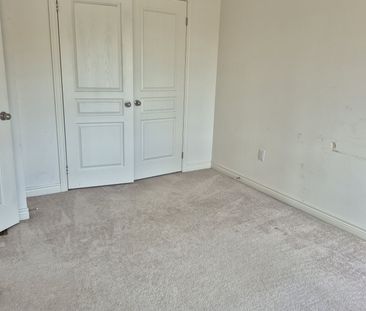 For Lease - 80 Truro Circle, Brampton, Ontario - Photo 2