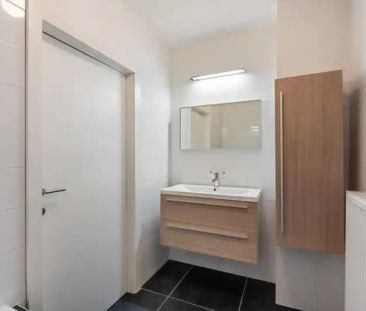Gelijkvloers appartement met 2 slaapkamers, autostaanplaats en terras - Foto 4