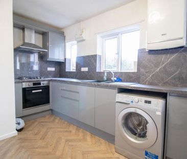 3 bedroom terraced house to rent - Photo 6