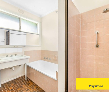 Inviting 3-bedroom home with 8 month lease - Photo 5