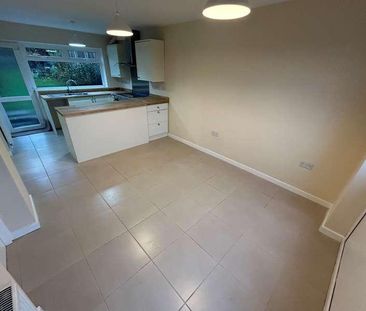 Bournes Crescent, Halesowen, West Midlands, B63 - Photo 4