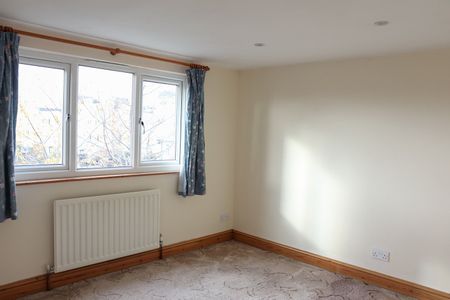 4 Bed End Terrace, Vicarage Road, CR0 - Photo 3