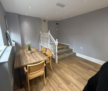 7 bedroom terraced house to rent - Photo 1