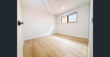 Brand New 5-Bedroom Family Home for Lease Now - Photo 2