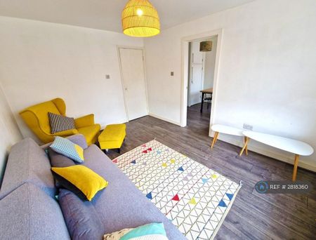 3 bedroom maisonette to rent - Photo 2