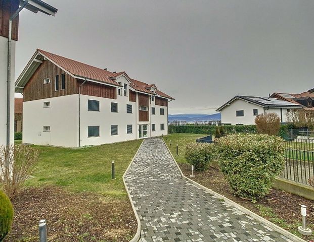 MAGNIFIQUE LOGEMENT PROCHE DU LAC DE NEUCHATEL - Foto 1