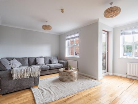 3 bedroom terraced house to rent - Photo 4