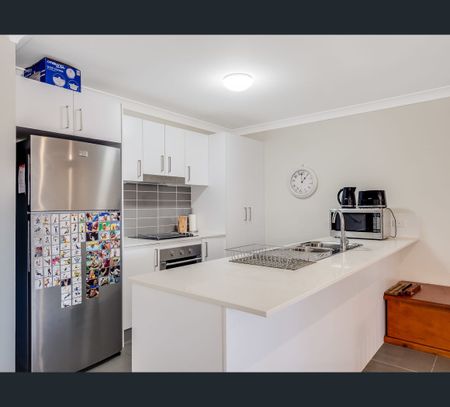 2/7 Felix Street, Cranley, Qld 4350 - Photo 3