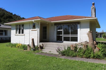 Awesome Value Three Bedrooms Plus Garage - Photo 4