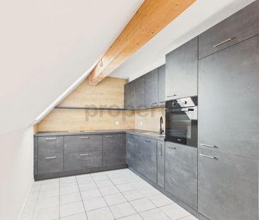 Charming 4-room duplex apartment with attic charm in Feuerthalen - Photo 6