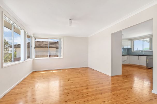 Beautiful Three Bedroom Home! - Photo 1