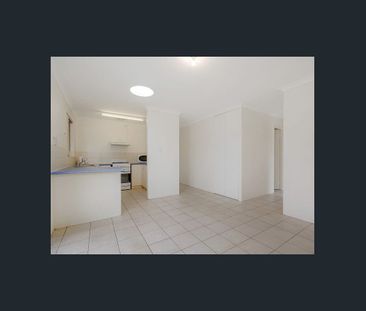 WELCOME 4 X 2 PARMELIA HOME With Large Back Yard - Photo 2