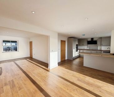 High Street, Sutton - Photo 3