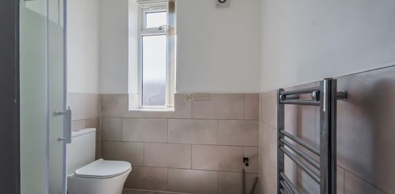 Flat 3,130 Cape Hill - Photo 2