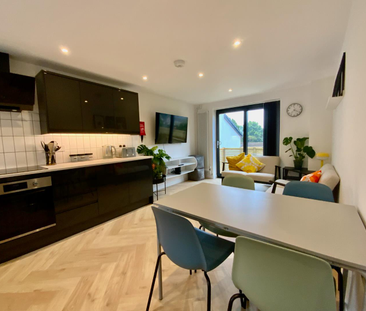 Courtney Road, Kingswood - Photo 2