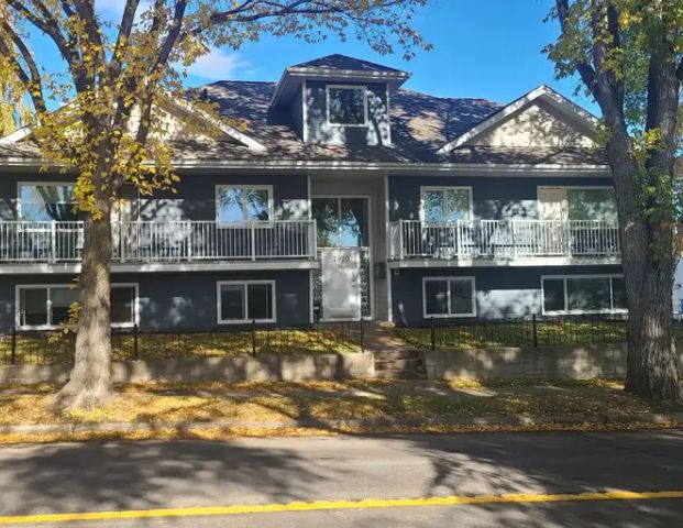 Large 3 bedroom unit in Forest Heights...Avail Dec 20 th 2024 | 7920 101 Avenue Northwest, Edmonton - Photo 1