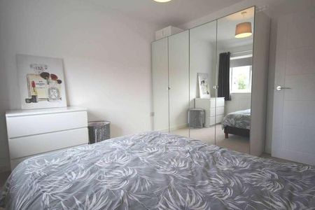 Weedon Road, Aylesbury, HP19 - Photo 4