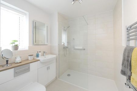 2 bedroom retirement property to rent - Photo 5