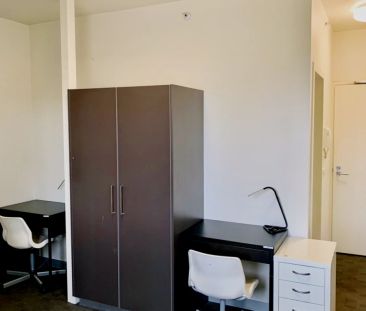 Twin shared room with En-Suite - Photo 1