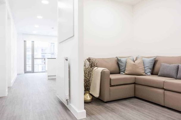 Silver En-Suite - Street View | Upper Level - Photo 1